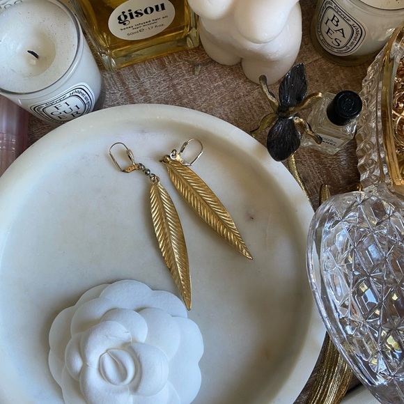 French hook long gold tone feather leaf earrings - Picture 3 of 8